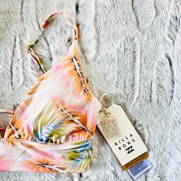 Sold. NWT Billabong Small Island Calling Paradise Print Swim Top - Picture 6 of 16